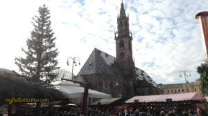 South Tyrol regional capital Bolzano and its Christmas market that fills the central Piazza Walther, where you can buy handcrafted holiday decorations and gifts that you won’t find in usual shops. It is the biggest and one of the most beautiful Christmas markets in Alto Adige.